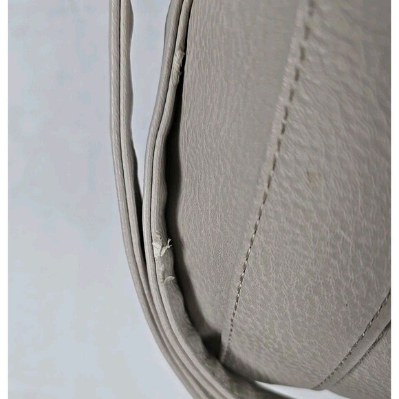 Steve Madden Faux Leather Extra Large Tote Purse Bag Beige Tan Silver Zipper - Picture 8 of 12